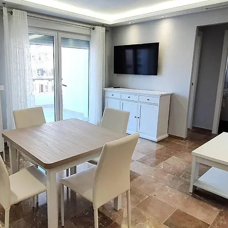 Apartmán Modern Two Bedroom In Centre