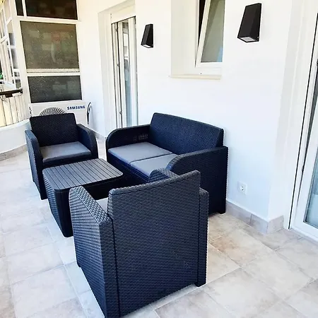 Modern Two Bedroom In Centre Apartmán *