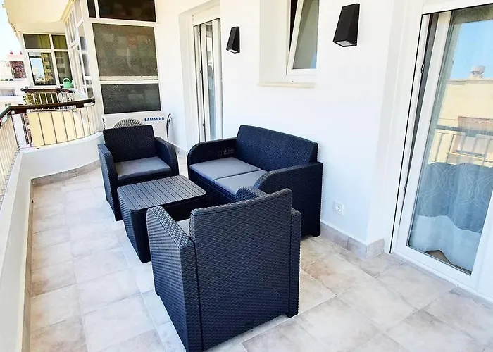 Modern Two Bedroom In Centre Apartmán *